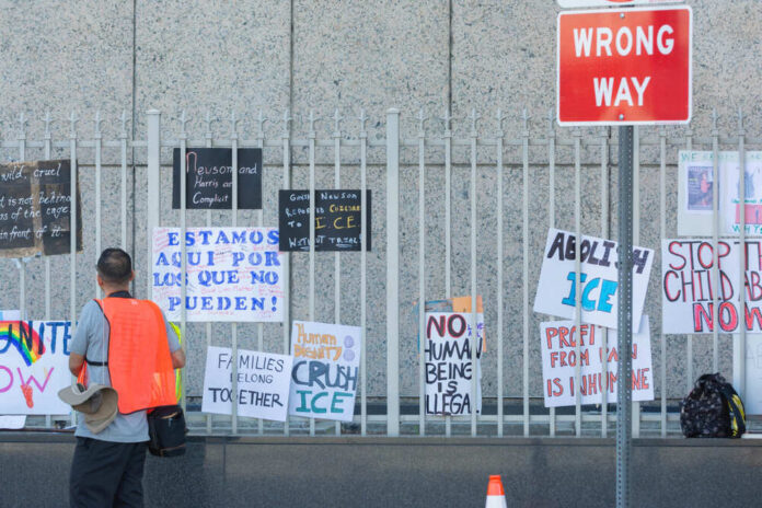 1124306117 featured image Feds Refuse Entry to Congress Members Investigating Overcrowded Immigration Center