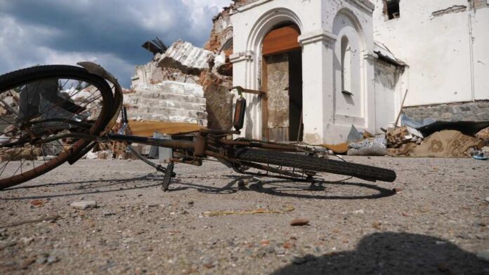 Masked ISIS Attacker Opens Fire, Detonates Bomb in Damascus Church