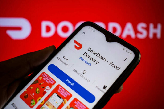 DoorDash Mom Pops Up Behind TRUMP
